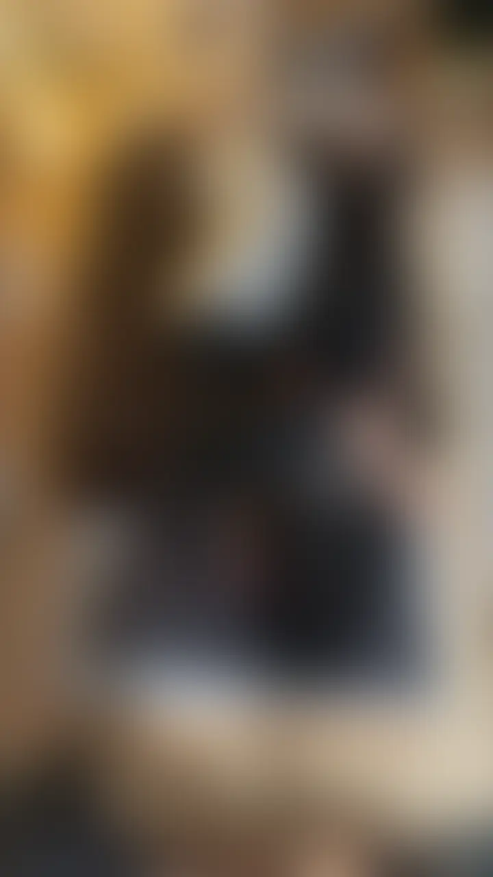 【本編完全顔出し】
いつも担当してもらってる激かわ美容師さんをインスタのDMで口説いたら、一緒に飲みに行ってくれて、そのままお持ち帰り成功✌️ (2/2)