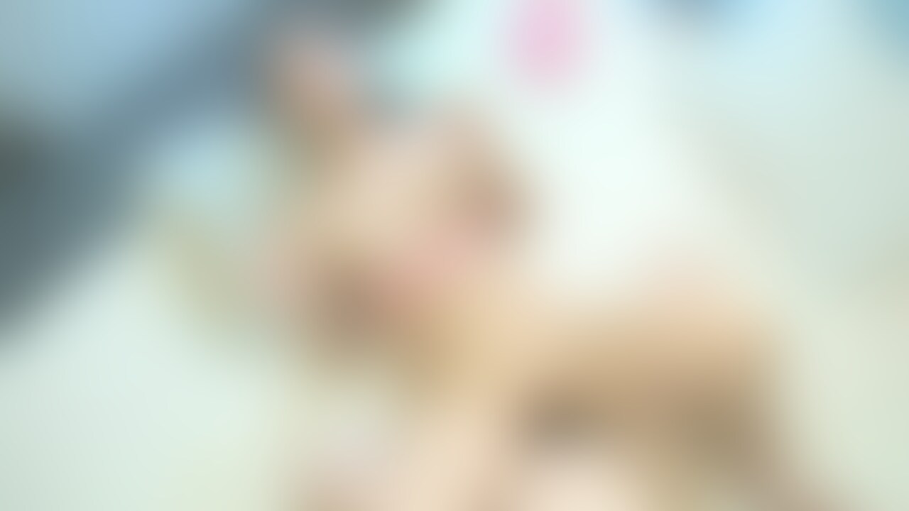 【美人税理士人妻にピンクのスポーツブラで生中出し】「ご主人様。乳首が浮き出ています。恥ずかしい」高速ピストンで大量中出し「普段は履かないTバックを履いてきました。見てくださいますか?」
彼女たちは私を ご主人様 と呼んでくれる
いや
呼ばせている
絶対的な忠誠心
愛情
尽くす心
私に
全てを捧げてくれる
そんな
気持ちにさせること
私の趣味
マインドコントロール
それ以上のもの
旦那という伴侶を持った奥様たち
俗に言う人妻
昼間の時間に
それぞれの仕事を差し置いて
私に会いに来る
喜びをもって
快感を享受したくて
性を捧げたくて
明るい日の光のある時間に
ラブホテルに来てくれる
そこに意味がある
雌犬
ペット
下僕
私にとってはシモベ
愛する○○○をほっておいてまで
私に
身体も心も捧げてくれる
献身的な
調〇日記
シリーズが
こうして形になる
今日も一人の人妻がやってきた
普段は税理士として独立している
結婚はしばらく前
まだ子ドモはいない
「二人だけの生活を楽しみたい」
「意外にエゴイストなので子ドモはいらないです」
清楚な感じ
言葉使いも丁寧
社会人として自立している
キャリアのある女性
細身でスタイルもいい
いうことなかった
完璧
あえて形容すればそんな感じ
黒いロングスカートにカーディガン
地味な恰好
髪の毛も黒髪
日本女性のエロスを堪能できる
そんな予感だった
ベッドの上で佇む
妖艶な彼女
いや奥さん
ここに来ることが喜び
そう物語っている笑顔
私は素直にうれしかった
「ご主人様。いつものように全裸になります」
一糸まとわぬ姿
スタイルもいい
私に会うためにスタイルを維持してくれる
素晴らしい
最高のペット
マンコを開いて見せてくれる
お尻の穴も
そんな税理士にわたしは投げた
ピンクのスポーツブラを
装着
乳首が浮き出る
「ご主人様。乳首が浮き出ています。恥ずかしい」
そんな仕草が愛おしい
私はローターを取り出した
弄り
音が機械音がラブホテルに響く
厭らしい
昇天
私は舐めた
彼女のマンコを
クンニ
絶叫
ご奉仕を仕事と思ってくれる
乳首
フェラチオ
金玉袋
お尻の穴
「私はご主人様の雌犬、ペット」
そう言って舐めてくれる
満を持して
正常位生挿入
締まり切ったマンコ
悶える人妻
「ご主人様。今日もどくどくとたっぷり出してください」
「こどもが出来ても構いません」
叫んだ
私は
膣内射精
彼女が最後にいった言葉
「最高」
そんな午後 (2/2)