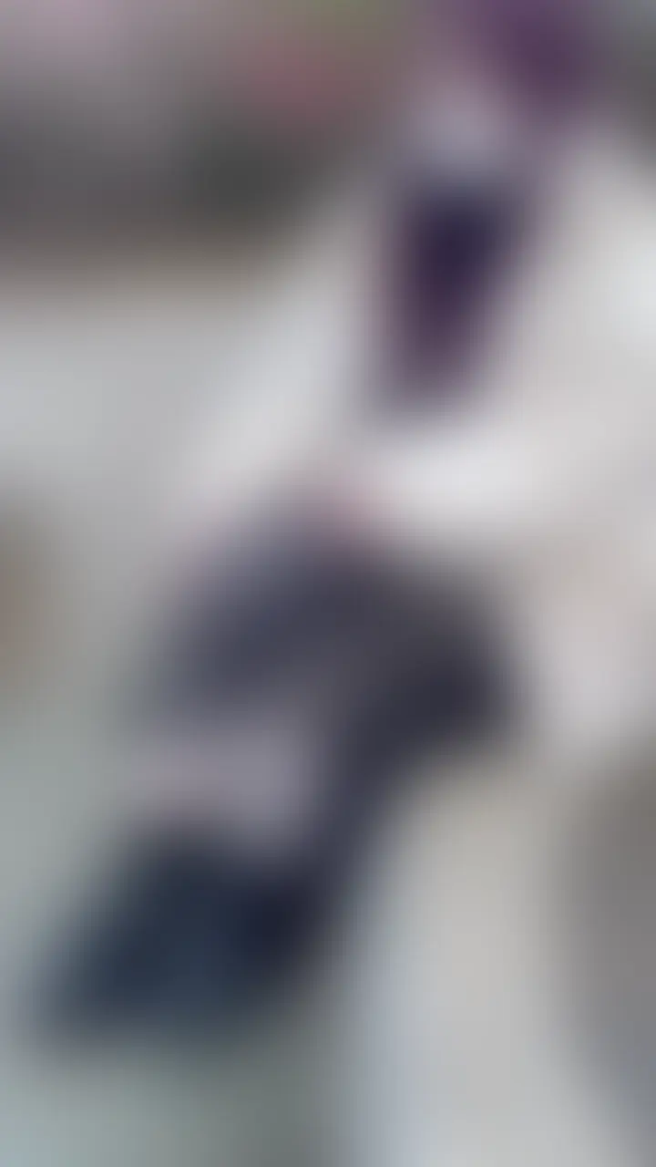 清楚系色白美女24cm激弱足裏くすぐり！5分23秒


ブーツ靴下脱ぎ21秒撮影してます！(少し蒸れてました笑)
終始弱く、くすぐり苦手なんですよと言いながら足をバタバタピクピクさせて爆笑していました！
ツイッターでご要望やリクエスト承っております！ ID:FDksgr4 (2/2)