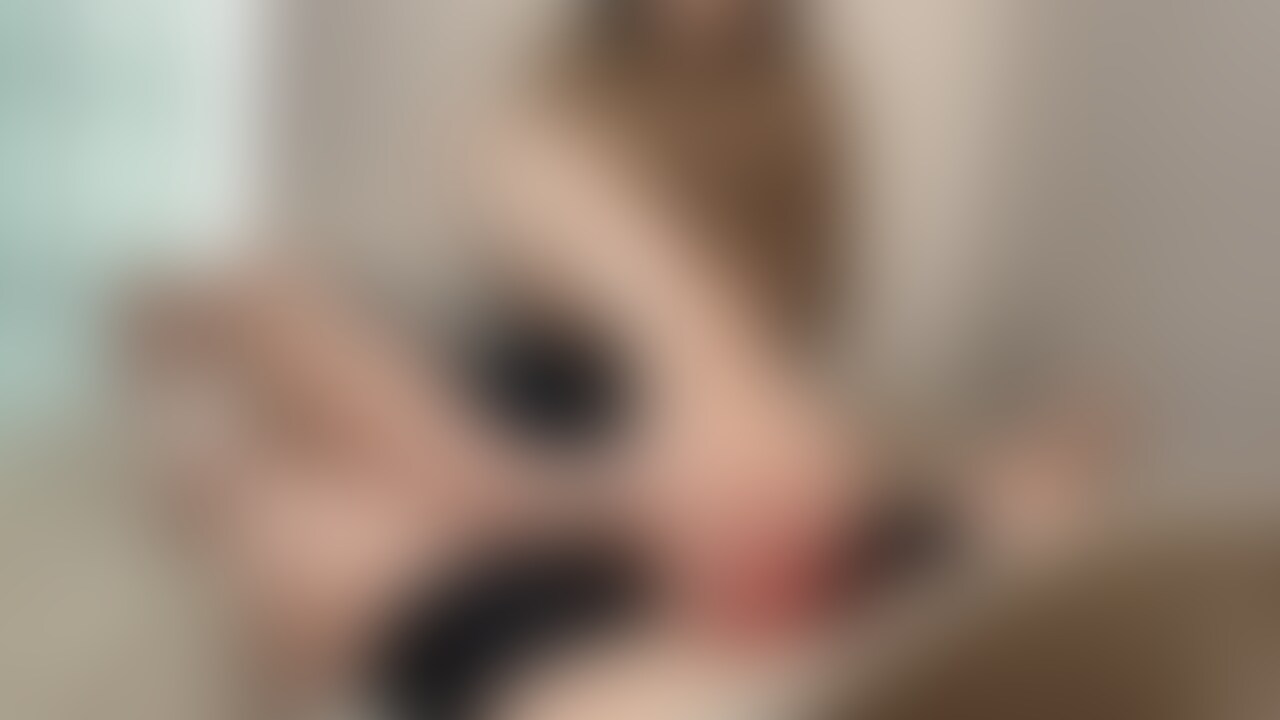 いつもは真面目なOLが想像以上にエロい足コキで挑発
足のサイズ:23cm (2/2)