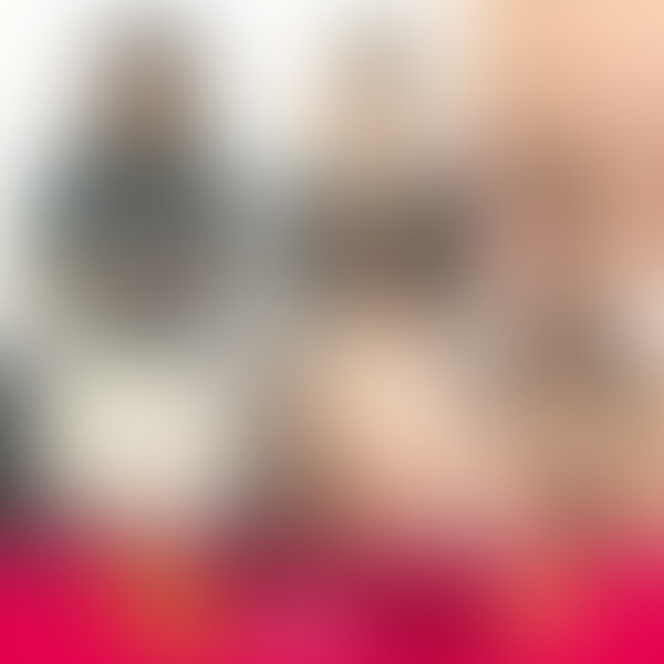 ひかり(20)
ちょっとヤバイかも、と思ってしまうほどロ●フェイスが可愛い彼女。
お小遣い稼ぎのため応募。緊張で震えちゃってます。
恥じらいながらも服を脱ぎ捨てると、可愛い水色のブラとパンティ。
「恥じゅかしい・・・」思わず漏れる声がとってもキュート。
更に脱ぎ進める彼女。
顔からの期待を裏切らないカワイイちっぱいと小さな乳輪が完璧です!!
そしてオマ●コをくぱぁ広げるとキレイなピンク色。
恥じらいながらも産まれたままの姿になっていく素人○○○をどうぞご堪能下さい。 (2/2)