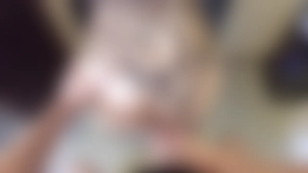 【変態夫婦|ホテルに入るとこうなる #34-5】
これ普通にやばいかも👀
今までのでイキまくって感度爆上がりしてるけどさ💧
最後の正常位で意識飛んじゃって…😵💫
全然かわいくないオホ声出しながら中出しされた💉💦
両手持たれる正常位って、本気で堕としにくるやつだからやばい💘
ほんと悪用厳禁だね…🙇♀️ (2/2)