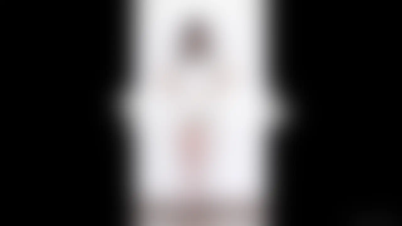 街中で声をかけられた女の子が怪しいカメラマンに声かけられてエッチな撮影をされる１回目面接の脱がないソフトな内容編

18歳の女子大学生
身長１５５㎝で細身の体型
撮影されるのは生まれて初めて
野外でスナップ撮影。
インタビューして簡単なお芝居シーン。
蚊に刺されやすい体質。
スイミングスクールで水泳を習っていたけど運動は苦手
たまにフィットネス体操をして運動をしている
ウエストが細くてうっすら腹筋が割れている
運動は苦手だけど山にハイキングに行くのが好きで
よくお母さんと一緒に登山に行く
末っ子の妹で甘えん坊の性格
可愛い服が好き
髪も可愛くセットするのが好き。
休日は女の子の友達と遊ぶ。
カフェ巡りするのが大好き。
モデルになれたたくさんの可愛い服が来たいです
撮影を経験してポーズとか表情とか上手くなってきたいです。
将来はみんなに愛される女優さんになりたいのでよろしくお願いします。

着用した衣装
デパートの受付嬢、メイド服、ショートパンツ、OLさんのスーツ、赤いミニスカート。
37分18秒 (2/2)