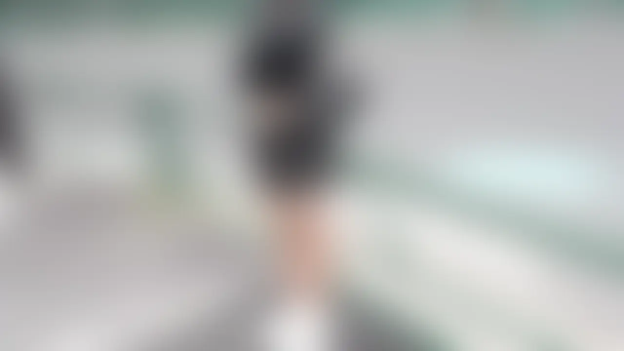 【某有名女子大生】"完全顔出し"経験人数3桁越えの露出好き彼氏持ち現役女子大生と1年ぶりに再会。
(本編1:04:49)
⚠️身バレして削除する前に単品購入すれば永久に視聴できます
ーーーーーーーーーーーーーーー
約1年ぶりの再会となる20歳の彼氏持ち現役女子大生。
綺麗なHカップの美乳は健在でした
相変わらず彼氏には内緒で遊び散らかしているらしい、、
露出とか見られることが好きらしいのでノーブラで近くのコンビニまで。
それで興奮したのか前戯がいらないくらい愛液塗れだったのでそのまま浮気まんこにぶち込み女子大生の生膣を堪能。
遊びまくってるセックス大好きな変態浮気女です。この子の穴いつでも使えますよ! (2/2)