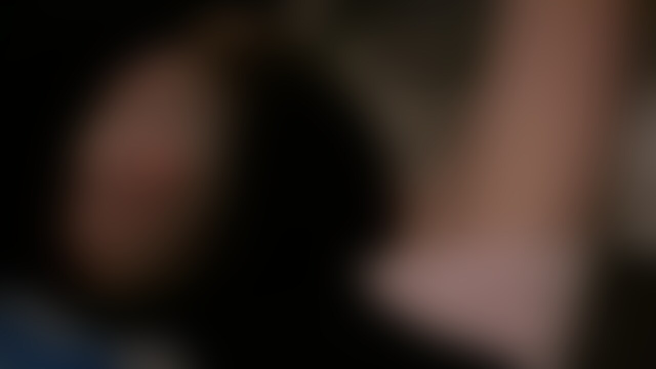 飲み終わりに終電無くして、ベロベロで連絡してきた地元の後輩。 sample 1