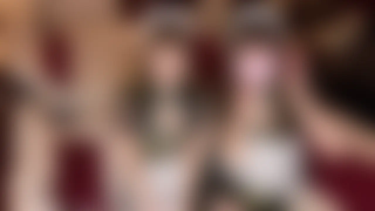 【前編】とっても可愛くて、モデル級の身体...!!♡
つくよみちゃんとコラボ動画を撮りました🥰

お揃いのコスプレを脱がしあって...💕

電マをお互いにあてあいながら絶頂...💕

凄く恥ずかしがりながらも
どんどん気持ち良くなって...💕
いっぱいふたりで逝っちゃいました❣️ (2/2)