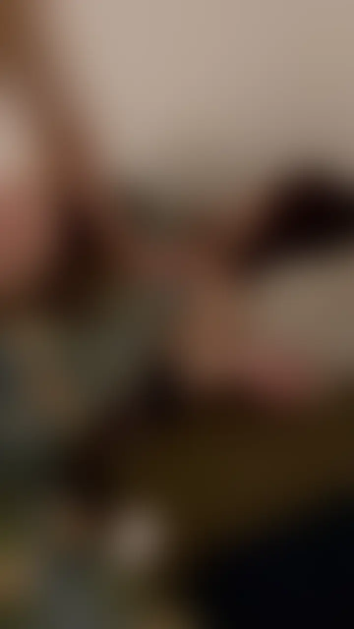 昨年に引き続き過去動画の発掘中。
毎日セルフでの乳首開発とまんこほぐしをして、陽士の帰宅後すぐにいい具合で使えるように準備をするのがなつめのルーティンでした。 (2/2)