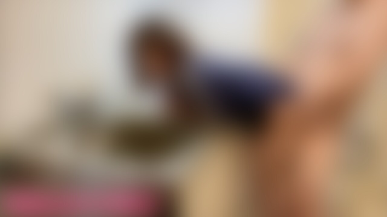 【ファン限定フル動画】🎁

【素人ハメ撮り】彼女のぴちぴちのお尻を見てたら勃起してきて彼女のジーンズを半分脱がせて僕の巨根を挿れたらアヘ顔になりました。 (2/2)