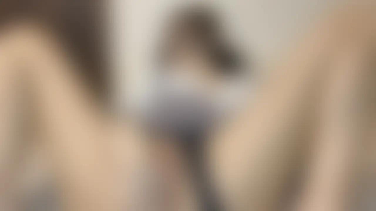 【お口見せ♡】新しく買ったおもちゃが届いたからさっそく使ってみたら、感じすぎておもらししちゃった・・・
------------------------------------------------------------
今まで使っていたおもちゃが壊れてしまったので、いそいで新しいおもちゃを購入❣️

いつ届くかな～はやく使いたいな～とムラムラしながら待っていたので、
家に届いてすぐに使っちゃいました🫣🫣

こちらの動画は口元のモザイクを除去しております。 (2/2)