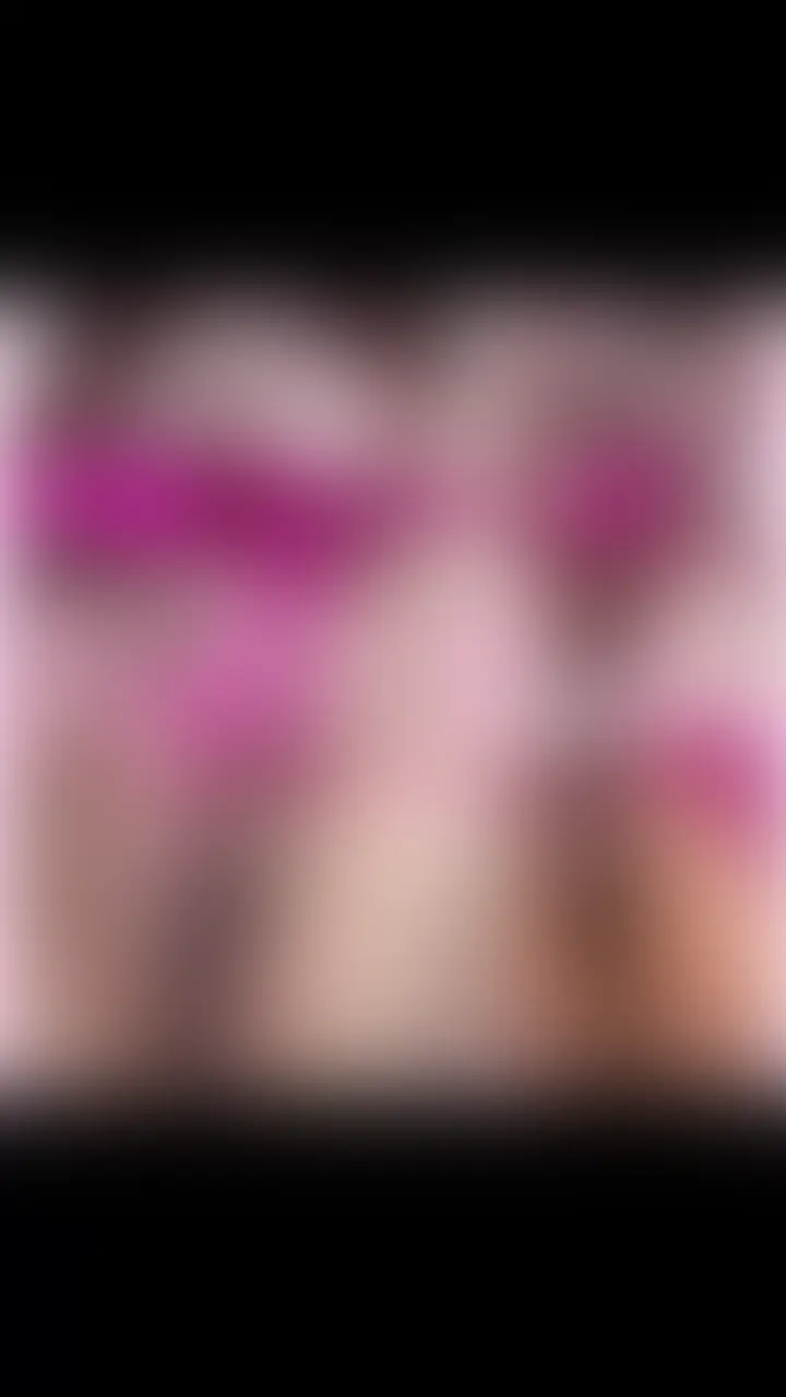 【滴る愛液シーンあり💖乳首責めでどのくらい濡れるか検証してみた///】

本日の動画は愛液シミ×オナニー×乳首いぢり×クリオナがメインの動画です🥺💗✨
ムラムラしたので動画回してみましたっ
何も触ってない状態のクロッチの内側を見せます🫣⸝⸝⸝💕
乳首だけいじいじしてたらどのくらい濡れるか検証してみました♡
徐々にクリが勃起しているのが見えますね👀💕︎
もう我慢できなくなってしまい、いやらしく濡れたクロッチを見せつけ、パンティを裏表逆に着用し直し、感じて気持ちよくなってヌルヌルになったパンティの内側を見せつけながら激しくクリオナニー始めちゃった🌰💦💗
編集するまで気づかなかったんだけど、07分46秒〜08分11秒ののあたりまで、興奮しすぎて垂れちゃうくらいの愛液が見えるシーンもあるよっ🥺⸝⸝⸝はずかししゅぎる〜🙈︎💕︎
最後はドアップでクリをいじりながらイク時は「いぎますぅう💗」ってくぱぁしながら絶頂しちゃいました♡ 膣の入口全体がヒクヒクしてるのもモザイク越しにくっきり見えてるから、一緒にみるくと気持ちよくなってくれたら嬉しいな🍼.･*♥️
みんなの報告も待ってるね♡ (2/2)