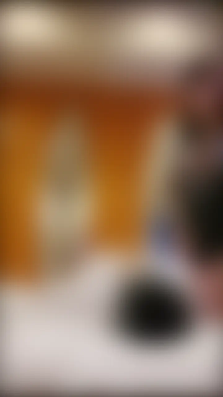 にこり様の顔面騎乗匂い責めです✨
わざとムレムレにしてあげたんだからしっかり嗅いで消臭してくれる~?
汗かいて湿ってるのわかるでしょ笑
汗の匂いと洗ってないあそこの匂い大好きな匂いが混ざって幸せなんじゃない~💕❔❔
~~~~~~~~~~~~
2アングル分の動画です
15分07秒 (2/2)