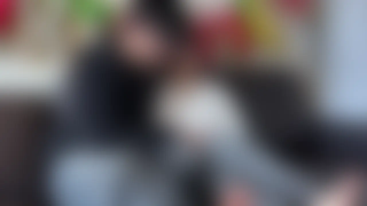 4月から商社勤めのハイスペックJD4とイチャラブSEX
イキすぎて終わった後もずっと腰ヒクヒクさせちゃってた笑
色白で良い子でめっちゃ可愛いから、入社したらゴリゴリな上司にすぐ食べられちゃいそうで心配 (2/2)
