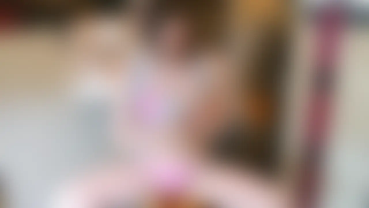 夏、到来!エロかわビキニで水でっぽうドピュドピュオナニー💦一緒に水あそび…する?💓 (2/2)