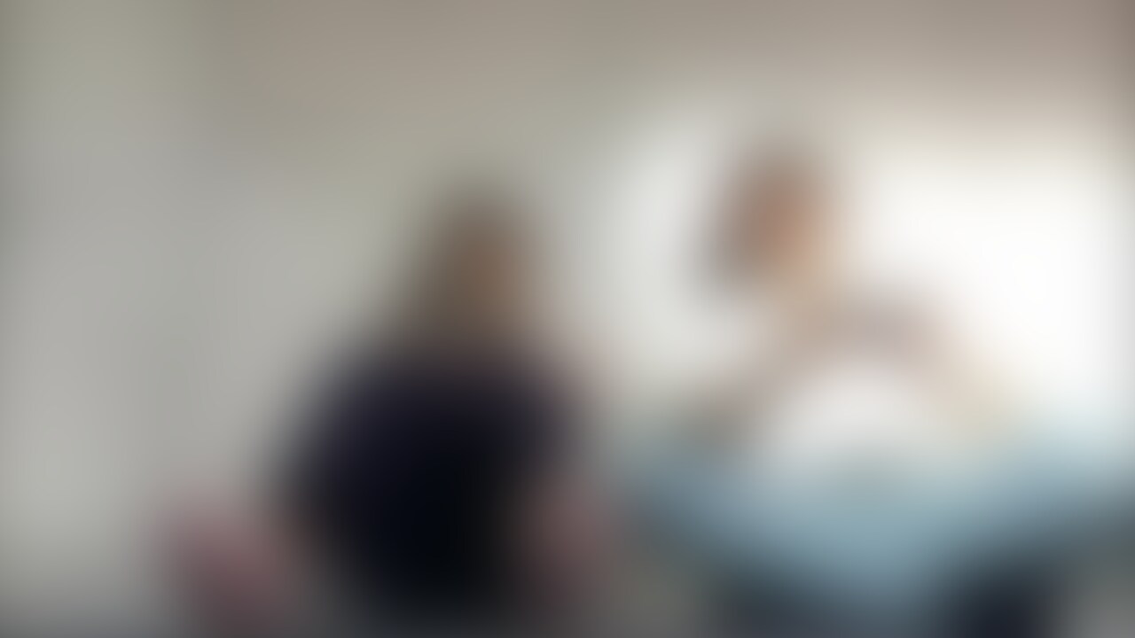 【ファン限定フル動画】🎁
彼女とゲームした後にちんちん触ってほしいってお願いしたら恥ずかしがりながら見て手コキフェラさせたら彼女のアソコが濡れてきて挿入したら喘ぎまくる彼女。 (2/2)
