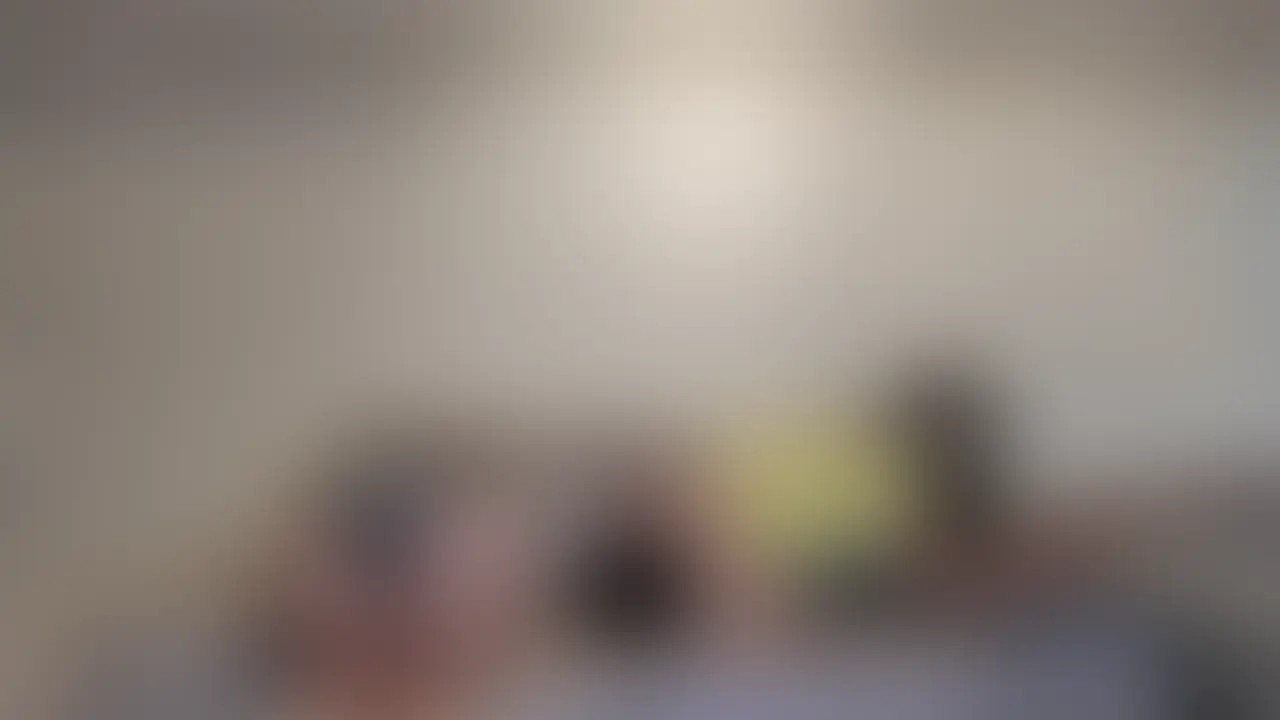 さぁ3人組おなら動画の続きですが、長年動画を撮ってきてこれ以上に笑えるものはなかったかもしれません。
なぜか勝手に始まるおならホストのショートコント。
この人達のは台本を用意しないのではなく必要ないんですよね。
新しいおなら動画の扉を開けてくれた気がします。 (2/2)