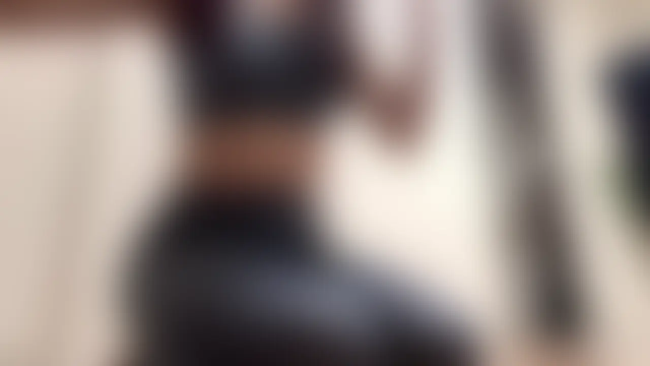 ストレッチした後指でシコシコおなにーしちゃった///♡♡🥺 (2/2)
