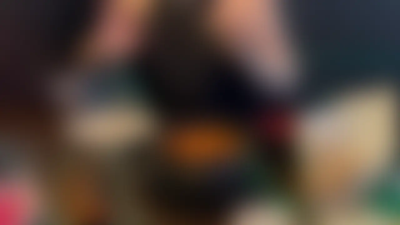 学校の先生に無責任中出ししちゃいました。

普段は学校で先生をしている美女が溜まりまくった欲望を解放する為に密会に来てくれました。

スラッとした綺麗な身体に加えてお尻がデカすぎるところがたまらないです、、、
心身共に満たされたい希望を叶える為に、いちゃいちゃもバチボコも両方教えてあげました。

真面目な先生でも気持ちよくなってしまい、中出しを懇願する程に変態になってしまいました。 (2/2)