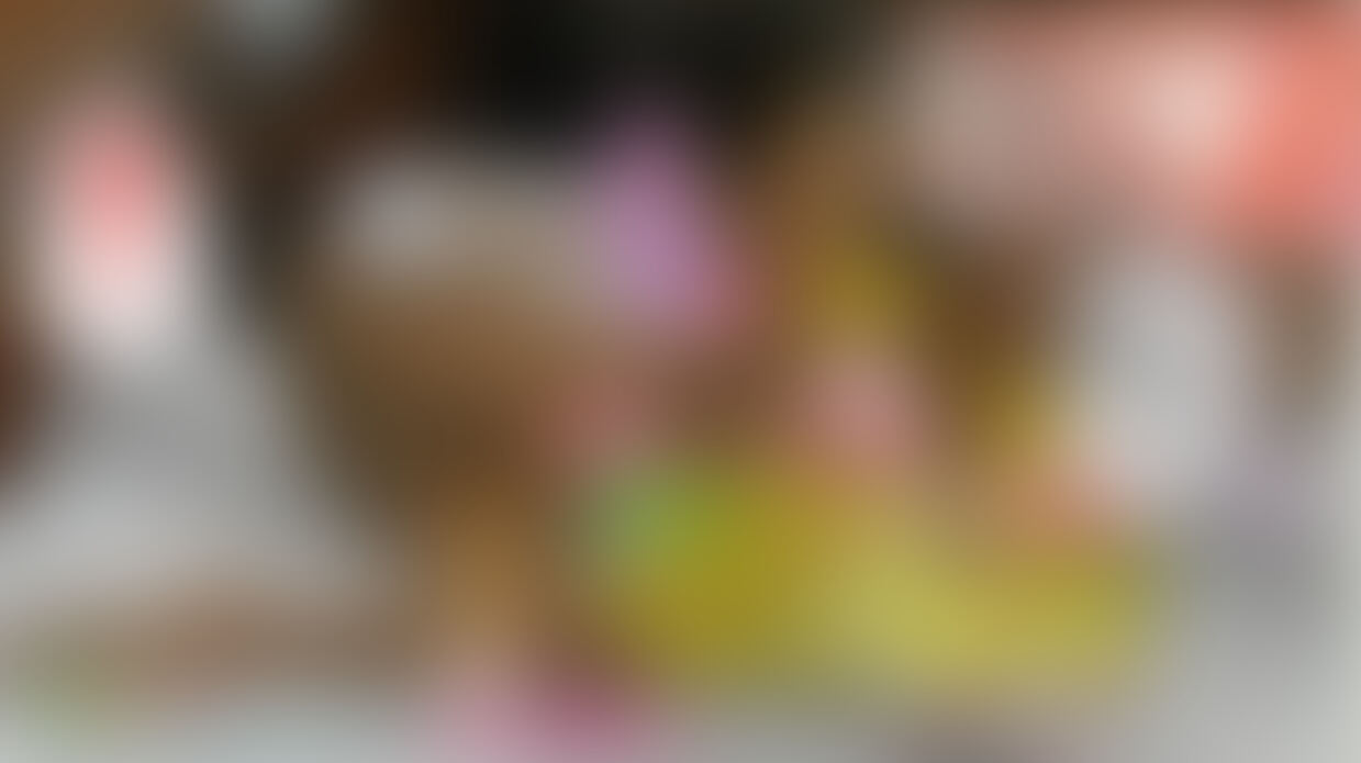 モモンガ○○○リフレ名物「孕ませ中出し懲罰」！
それはモモンガ○○○リフレのお客様からクレームを出してしまったコギャルちゃん達に懲罰とし危険日に避妊なしで
孕ませ中出しを決めちゃうって恐ろしい懲罰ｗｗｗ
この「孕ませ中出し懲罰」で妊娠したコギャルちゃんは２０人以上！

今回懲罰されちゃうのは夏真っ黒に日焼けしたコギャルちゃん！
危険日に呼び出され撮影されながらの性行為！
しかも「今日危険日なんですけど・・・」っと嫌がってたのをクレーム出した懲罰と説得しハメ撮り開始

コギャルちゃんは全裸にルーズソックス姿で足元にはさっきまで履いていたイチゴパンツが！

この日に中出しするのが判ってたのでオナ禁２週間で妊娠させる為の精液の準備万端！
折角孕ませるので複数台のカメラ＋小型接写カメラも用意しコギャルちゃんが妊娠させられる貴重な動画をバッチリ撮影

コギャルちゃんは凄く不機嫌なので（妊娠させられちゃうんで当たり前ｗｗｗ）終始無言のマグロ状態！
でも僕のチンポはコギャルちゃんを妊娠させられる喜びで元気いっぱい我慢汁もいっぱいｗｗｗ
しかもコギャルちゃんパイパンで縦筋！
そりゃチンポから我慢汁が出まくる訳ですｗｗｗ
そのコギャルちゃんの膣内に気持ち良く出し入れし我慢の限界になり根本までチンポを差し込み多量射精開始！

今回も中出しカウントダウン表示が０になり膣内で勢いよく射精するチンポが小画面で！
更に小型接写カメラの動画も後半で追加されコギャルちゃんのパイパンオマンコに出入りする様子やビュクっ！ビュクっ！っと
脈打ちながら精液を子宮に注入する様子や縦筋オマンコから精液が垂れ流れる様子などバッチリ収録！

孕ませ中出しマニアの方は是非１度はご覧ください♪ (2/2)