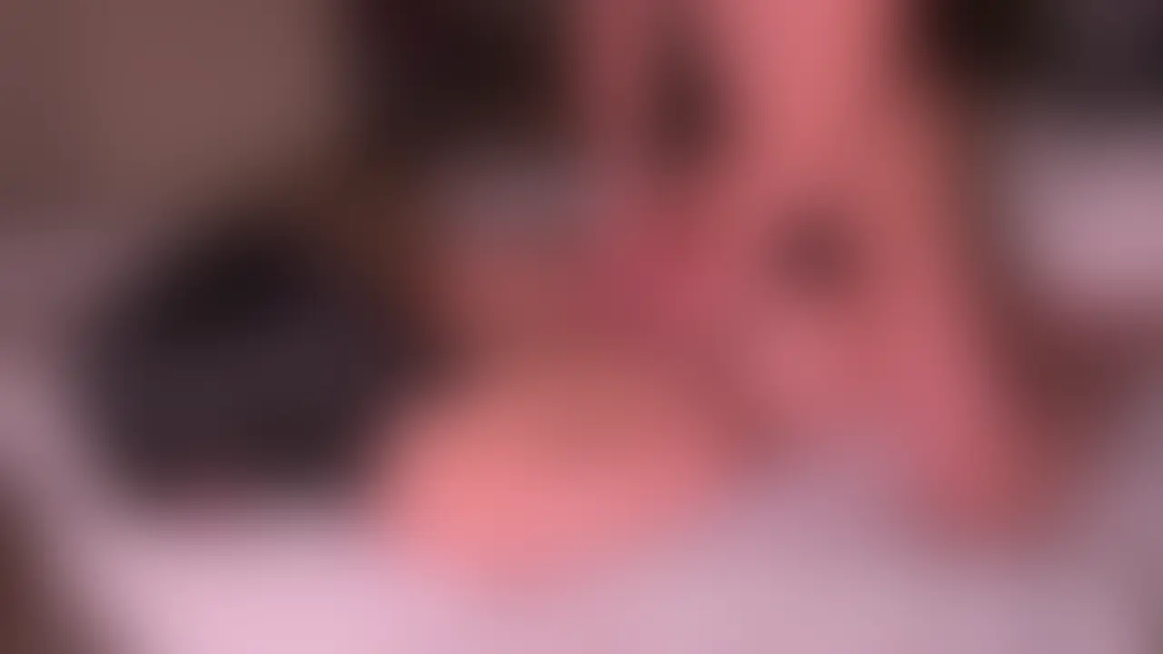 Xで初めての裏垢男子との密会に臨んだ
ドMな20歳JDちゃん
「ボロ雑巾のようにオナホ扱いして欲しい、、」
そんな願望を持った彼女に
目隠し、腕縛り、さらには
デカちんで生ハメをお見舞い!
気持ちよさのあまり
「奥ダメ〜!奥ぅ!奥ぅ〜!」と
語彙力を完全に失ってしまう結果に、、
彼女にとって初めてのオフパコが
素敵な経験になってくれて
うれしく思います (2/2)