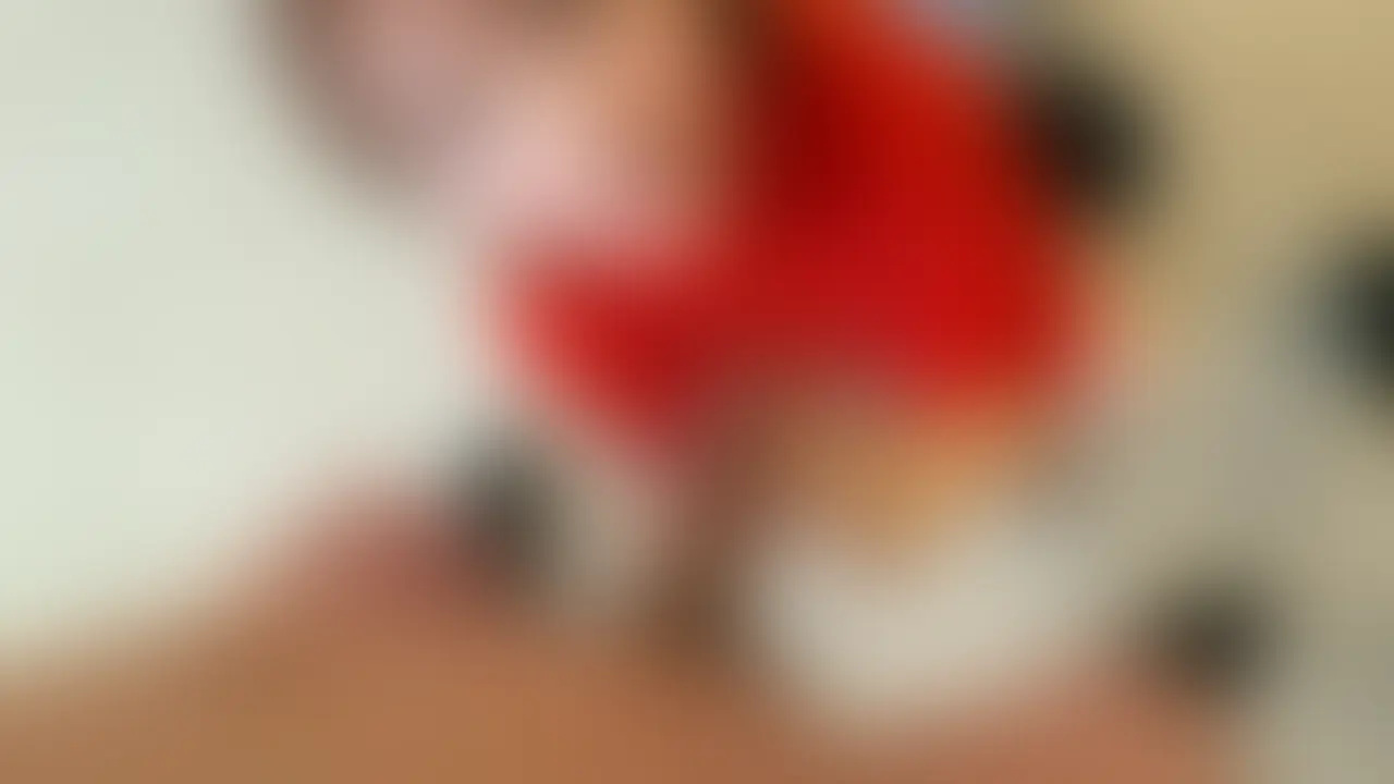 *動画では顔出ししています🥰
【匿名度AA:トップシークレット!】マルチリンガル帰国子女/人懐こい猫なで声/甘サド言葉責め/舌使い抜群の丁寧べろちゅう&涎まみれフェラ/たっぷり焦らしてムラムラさせた男を操縦する完全女性主導の痴女プレイ生中継!
男をオモチャにする人妻 💕
こんにちは、ど素人ポルノ@麗子です。
今回のAVごっこは
東銀座にあるホテル🏨で
フロントスタッフ💁♀️として働く
お友達のHちゃんが
M男さんと2人っきりの密室で
包み込むようにしゃぶり👄尽くして
責めたい欲を存分に満たす艶かしい姿を
主観カメラで臨場感たっぷりに
捉え続けた未公開映像です㊙️
本編はこちら🔻
https://myfans.jp/account/posts/88986079-dd75-4c88-82f7-742db02b8d41
場所柄、国内外問わず日々さまざまなお客様を
笑顔で迎える彼女。
私(麗子)もちょくちょく
使わせてもらってる1階のラウンジ🍸から
そのお仕事ぶりを拝見していると
物腰が柔らかくて丁寧、だけど芯の通った
Hちゃんらしい凛とした佇まいが見受けられて
清々しい気持ちにさせてくれる女性です✨
まさか、彼女の趣味というか日課が
AVをオカズにひとりエッチすること💋
だなんて、接客されてるお客様の誰ひとりとして
想像もできないと思うんですけど。。。
今回は、そんなHちゃんも含めた
私のお友達周りだけじゃないと思うんですけど
女性ってある程度の大人な年齢になると
「男性をおもちゃにシテみたい💖」っていう
願望を持つ方が多くて。
「これならやりたい女性いっぱいいると思うよ」と
とあるママ友に激推しされた内容は
【2人っきりで撮影】
【カメラは何台か置いたまま】
【2人のプレイを観ている人に見せつけるように】
【あとで私が観てオカズになるようなプレイ】
というものでした。
正直、めちゃくちゃ不安だったんですけど
Hちゃんの高いホスピタリティ精神が
M男さんと最高の相性だったみたいで💗
チ●ポ🍌を弄ぶように咥える👄Hちゃん、
カメラにおしゃぶり顔を撮られて興奮が高まっているのかヨダレ音が激しいです。
さらに男乳首にもちょっかいを出すものだから、彼氏は暴発をこらえるのに必死。
ひたすらバキュームし続けるHちゃんのエロい表情がタマりません😍 (2/2)