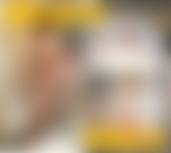 ○○○98日目です。
乳首の肥大化も進みましたので、
今回はデカ乳首を○○○してみました。
乳首自体を大きくするという事ではなく、
引っ張ってみようという事です。
かなり育ってきたもので、
引っ張るとかなり伸びるようになりました。
最初はパイパンの接写で羞恥心を煽ります。
モザイクはかけなくてはなりませんが、
肌の毛穴まで見えるくらい撮れました。
パイパンを見たことが無い方は是非ご堪能ください。
早速乳首をタコ糸で縛って引っ張ります。
最初は私もゆっくりですが・・・
伸びる伸びる。
余りの伸び具合に徐々に手に力が入ります。
次第に乳首ではなく貧乳な乳房が持ち上がるようになりました。
これぞロケットおっぱい!
続けて紐を杏に渡して自分で引っ張らせます。
引っ張りながらアソコを弄ると気持ち良いようです。
また、自分で引っ張って伸びた乳首を見て悦に入ってます。
ちょっと閑話休題。
杏は何回かイクと身体が敏感になります。
なので身体に落書きしてるだけで身を悶えるようになります。
最後は尻を突き出させてオナらせてアクメ(定番
「イグイグ」と言いながら果てます。
既に羞恥心はどこかに行ってるようです。
今回の○○○は如何だったでしょうか。
○○○100日目が近づいてきましたが、
中々良い感じで仕上がってきました。
皆さんのやって欲しい○○○があれば是非教えてくださいね。 (2/2)