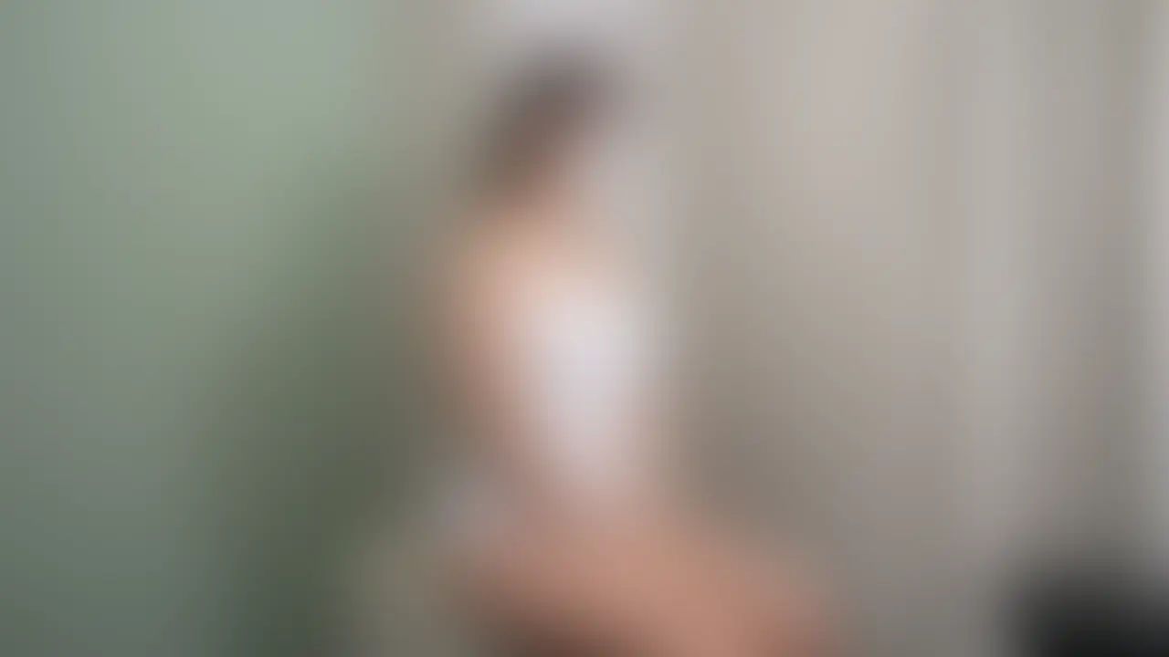 🤏乳首をめぐる冒険🤏乳首異常感度の清楚系黒髪ロングストレート美少女🔞あさがおちゃん19歳🔞セクハラ身体検査チクビ責め【TIK021-b】

💫▼▼▼内容▼▼▼💫

1.セクハラ身体検査チクビ責め編🫣

💓聴診器やメジャーで乳首に悪戯
「んっ…ふぅ…はぁ…ふぅ…はぁ…」
最初はエアリズムの上から聴診器でピトピトってされてました。
この時点でもうすこし息荒くなっちゃってます🥺
次にキャミ捲られておっぱい丸出しに…
冷たい聴診器で乳首直接弄られてビクビク止まらなかった…///

乳輪や乳首のサイズも測られて超恥ずかしかったです。
後でピンクの小さい乳首って褒められたんだけど、
結構乳首が立っちゃってたからね…。
メジャーで乳首ピンッ！ピンッ！って弾かれてたりして、
変な声出そうになっちゃっいました🥺
たぶん下までぐしょぐしょだった…💕

💓後ろから生乳と乳首を責められます
「あっ…んぁ…はぁはぁ…」
生おっぱいを直接触られてます…。
指先でピンピンッって弾かれるたびビクンッてなっちゃって恥ずかしい…///
乳首敏感すぎて触られただけでヤバいのに、
ぎゅぅって強く摘まれると痙攣が止まらない💦
ちょっと痛いのも気持ちよくて頭おかしくなりそうでした🥺💕
腰もガクガクしてイキそうで…
乳首ダメにしないで…でもやめないで…って不思議な気持ちです。

💓乳首気持ち良過ぎてイっちゃいました…
指先でカリカリカリカリって優しくされて
どんどん感度が限界まで上がっちゃっいました💦
最後にぎゅぅぅって強くつねられた瞬間に頭真っ白で
「うぅっ…あはぁっ…はぁっ…きもちぃ…」
って体がビクビクビクビク痙攣して
腰がガクガクで完全にイっちゃった🥺💕
こんな恥ずかしい姿をみんなに見られるの恥ずかし過ぎる。
顔真っ赤で涙出ちゃいそう🥺
でも…またすぐされたいかも💓💓💓

◆再生時間
→約21分
◆ファイル形式
→MP4 (2/2)