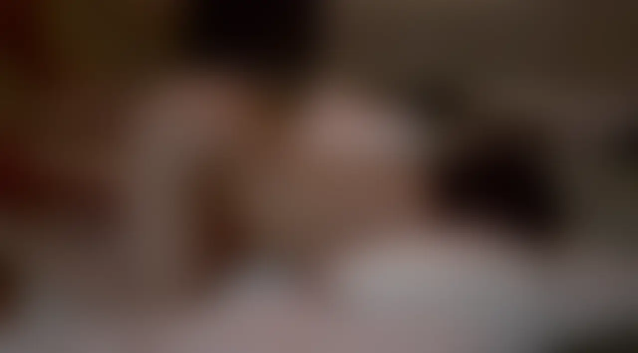 バックで潮ふき、髪を掴まれながらバチボコに犯されちゃいました🤭 気持ちよすぎて脳バグ❤️🩹笑 (2/2)