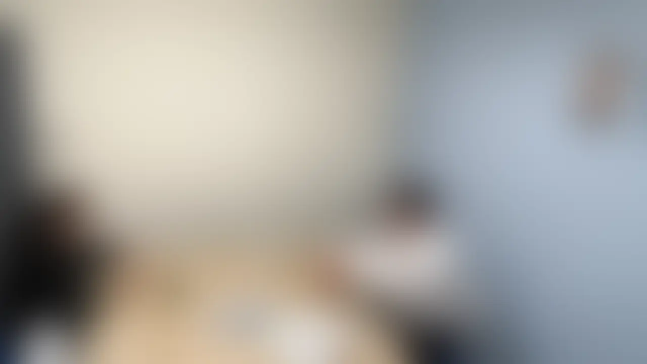 いつもの会議室での昼食。
今日は後輩のぽっちゃり女子と2人きりだったので、
フェラをお願いしたら、おちゃらけながらも受け入れてくれた。
思ってたとおりの巨乳で大興奮!
フル勃起で口内射精してしまいました。
これからも楽しみです。
※プロフィールのリンクをご覧いただければいいことあるかも。
※出演者は20歳以上であることを身分証で確認しております。(映像送信型性風俗特殊営業及びAV新法遵守)
※本作品は完全オリジナル作品であり、無断転載、2次利用、配布を固く禁じます。
※著作権侵害は10年以下の懲役もしくは1000万円以下の罰金、またはその両方が科されます。
Lunch in our usual meeting room.
Today, it was just me and a slightly overweight female junior colleague,
so I asked her for oral sex, and she accepted, albeit playfully.
She had the big breasts I expected, and I was incredibly aroused!
I ejaculated inside her mouth while fully erect.
I'm looking forward to more in the future.
Maybe you can check out the link in the profile. (2/2)