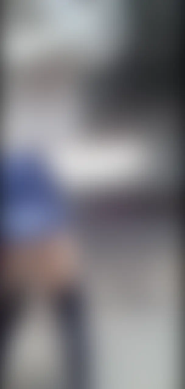 風強い日はミニスカでお散歩したい🩷 sample 1