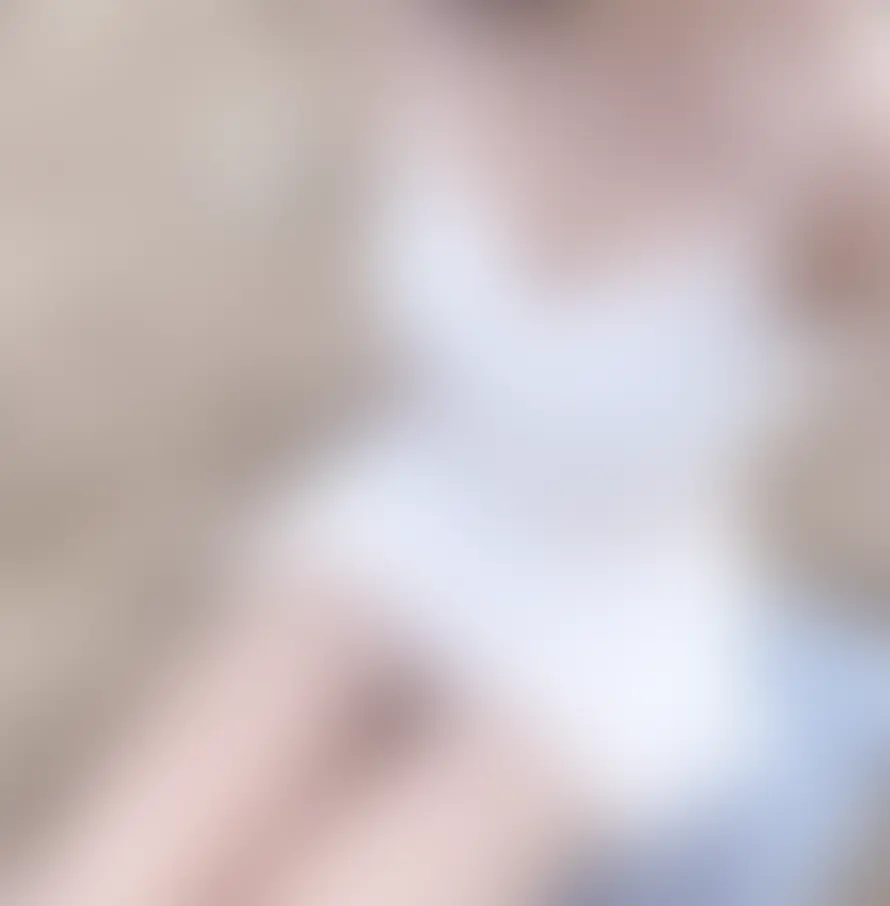白乃あいり👀「家族旅行で海にいってきたよー！ 水着姿どうかな？𐔌՞⸝⸝ʚ̴̶̷̷ · ʚ̴̶̷̷⸝⸝ ՞𐦯 そして久しぶりの投稿になっちゃってごめんね（ ; ᴗ ; ）」の投稿サムネイル