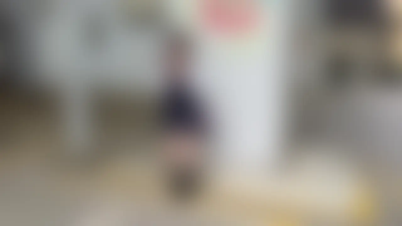 【超清楚!真面目で大人しくて何でもOKしちゃうKを楽勝生ハメ】
※6月フォロワー増プレゼント企画実施中 最後まで見てください
今回の子は超超超興奮します!みなさんぜひ覚えておいてください 絶対この子違う人に抱かせます
何故か?全然了承しちゃうからですw しかも清楚で大人しくて話し方とかもめちゃくちゃ可愛いし色白でスタイルも抜群です かなり抜ける一品となってますのでぜひゲットしてくださいね
それでは商品説明です
いつものSNSを伸ばすために来るKを食っちゃうんですが今回待ち合わせ場所に行くとめちゃくちゃかわいい美人の清楚なKの「まな」が立ってた
真面目なのに頑張ってスカートを折ってミニスカートにしてるのが可愛い
階段を登りスカートの中にスマホを差し込むと純白生P 足も長くてスタイル良し
サマスカ部屋に行って色々撮影をする 聞くと今までの経験人数は4人 意外と多い それには理由があって頼まれるとOK出しちゃうみたい いい事を聞いたw
彼氏2人、1人は友達1人は塾の先生 もうこれを聞くだけど興奮する
制服撮影してるときスカートの中にスマホを入れても何にも言えないwしかもかわいい
パンチラを撮らせてと頼むと二つ返事でOK またぎオナするとさすがにびっくりして「いつもこんな感じなんですね」と言う始末w
そこからお尻触っても何も言えずで手こきをお願いするとさすがに少し断ってきたが普通に「少しなら」と言い出し手こきをしてくれる
フェラもお願いするとパクっと咥えてくれる 生温かい感触で喉奥まで咥えてくれる 最後はかわいいまなの口の中にドピュドピュ出した
返ってきてハグすると受け入れてくれる そのままキスをし「Hさせて」と言うと最初は断ってたが「はい」と最後が承諾 こんな楽勝な子いたか?w
圧巻はピンポイント手マンをやると大声で可愛い声でイキまくる あの清楚なまなが… このギャップにかなり興奮
吸ンニをすると「ダメ!やばい!イクーー!」とあの清楚なまながイキまくる で!いざ挿入 ゴムをつけてくださいと言われるが生ハメ
うわああああああ 温かい! きゅうきゅうに締め付けてきてなおかつ中の温度が最高 色々な体位をしながら即発射してしまった
まなはずっとイキまくってた もうマジで興奮するのでぜひ見てくださいね!後編もお楽しみに!
🎁フォロワー獲得プレゼント企画実施中🎁
この動画に【いいね】と【ブックマーク】してくれた人の中で抽選3名の方にこの動画の主観フェラ動画をDMにてプレゼントします
プラン加入者、未加入者関係なく【フォローしてくれた人+上記2つやってくれた方】の中から抽選致します
何卒よろしくお願い致します
フォロワー限定なので、フォローもお忘れなく!
タグ
NTR パンチラ 素人 個人撮影 学生風 パパ活 手コキ
下着 フェラ エロ スレンダー 美女 おっぱい 生ハメ
美乳 ハメ撮り 射精 中出し 顔出し
팬티 노출 아마추어 개인 촬영 학생풍 파파활 손으로 자위
속옷 펠라치오 에로 슬렌더 미녀 가슴 생삽입 미유
삽입 촬영 사정 질내 사정 얼굴 공개
走光 素人 个人拍摄 学生风 爸爸活 手交 内衣 口交 色情
苗条 美女 胸部 生插 美乳 啪啪拍 射精 内射 露脸 (2/2)