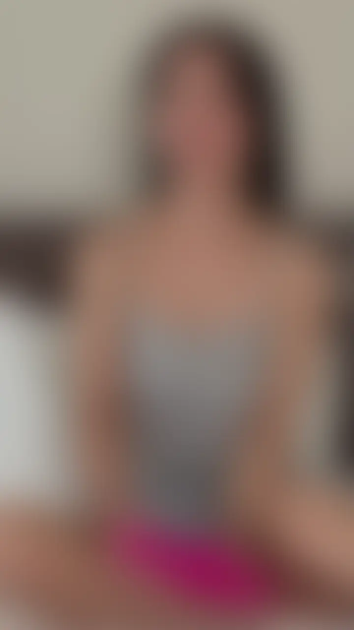 『二点攻めおもちゃで一人エッチ』
見にきてくれて本当にありがとう🌺
はじめに右側の「いいね♡」「保存」を押してもらえると嬉しいです💍
【内容紹介】
女性用の大人のおもちゃって種類がいっぱいありますよね😍
今回は2か所を同時に気持ち良くしてくれるタイプを試してみました✨
実はかなり声が出ちゃったかも💦💦
よかったら投稿に感想もお持ちしています💐
(予告なく非公開にすることもあります。) (2/2)