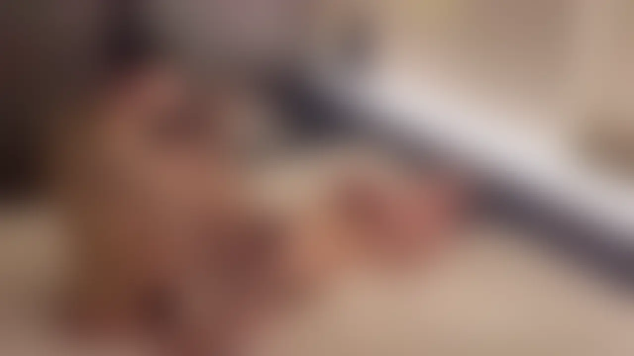 【21歳美容系】今回は“限界きてるのに空気から抜け出せてない感じ”がかなりリアルでした…(第6話)
なおちゃん、ここまで来ると最初の頃とかなり雰囲気変わってます。
第1話では緊張してる感じも強かったのに、
今回はもう最初から空気に飲まれてる感じ。
しかも今回かなり印象的だったのが、“限界感”。
途中から表情に疲れも見え始めるのに、
空気に入るとまた反応が変わっていく。
しかもこの子、感情がかなり顔に出るタイプ。
我慢してる感じ、照れてる感じ、
夢中になっていく感じまで全部そのまま表情に出るから妙にリアルです。
さらに今回は、“空気の濃さ”がかなり強い。
周囲との距離感、勢い、流れ。
全部が混ざり合っていて、なおちゃん自身も完全にその空気に飲まれていく感じがあります。
最初は少し余裕ありそうに見えるのに、
途中からどんどん表情が変わっていって、完全に別人みたいになる瞬間もある。
美容系、ギャップ系、リアル系、感情表現強め系。
こういう“最初は普通っぽいのに途中から空気変わる子”好きにはかなり刺さる一本。
なおちゃんシリーズ、話数追うごとに空気感かなり変わっていきます。
第1話から追ってる人ほど変化楽しめるタイプ。
他にも“普通っぽいのに2人になると雰囲気変わる子”、かなりいます。
ガチ素人のみ、限定公開。
ーーーーーーーーーーーー
私が取り扱う動画は、全て実在する本物素人のみ。
普段なら絶対にこういう場所へ出てこないような、ごく普通の子たちばかりです。
一期一会の空気感、リアルな反応、素人特有の距離感。
演出では出せない“本物”だけを残しています。
撮影者としての営業力、人間関係、空気作り。
その全てが噛み合った時にだけ撮れる、再現性のない価値ある記録です。
そして、貴方もこんな『普通では出会えない子』と出会えるかもしれない貴重なブログへは↓からどうぞ。
ネトナンや出会い方のコツも掲載しています。
↓私のXブログ↓
mafi01190 (2/2)