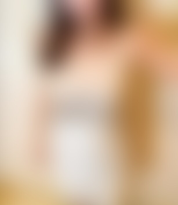 フェラ講習【新人女子大生】超可愛いモデル級JDが面接に!まさかの超美な神尻×神乳の持ち主でした!凄まじい濃厚フェラに負け、その場で口まんこに大量骨抜き暴発。口内射精×1発
~~~~~~~紹介~~~~~~~
職業:女子大生(モデル級)
年齢:21才
今回は今までの中でも指折りの逸材ちゃんが面接に来てくれました!
最初見た時はそのスタイルの良さと、
可愛さのオーラで本物のモデルかと思いましたよ。
密室でこの子と二人きりというシチュエーションだけで
1発はいけるかもです(笑)
ということで少しお話をして、
我慢できなかったので、さっそく講習開始です!
ちなみに面接に来てくれた理由は、
バイトのシフトが減ってお金が無いかららしいです。
シフトを減らしてくれた店長さんファインプレーすぎる(笑)
まず、服を部がせてみますが、
キャミソール姿からエロすぎる。。。
チラチラこちらをみてくる顔も可愛すぎる。
こんなのどんな男性でも手玉に取られてしまいます。。
そして彼女が生まれた姿に大変身。
発達しすぎ!!!
思い出すだけで勃起が治りません。
形は綺麗なのにぷにぷにの柔乳。
お尻も同様で美しくてハリがすごかったです。
もう完璧ですね!200点です(笑)
その後はお風呂で丁寧に綺麗にしてもらいながら、いちゃいちゃ。
まさに楽園です。
本当は予定にありませんでしたが、
我慢汁が予想以上に出てしまい...(笑)
最後はもちらん、その気持ちよさそうなお口まんこで
丁寧に抜いてもらいました。
これも講習ですよ!?(笑)
口の中は生暖かく、舌と唾液とベッタリとくっついてきて
まじで気持ちよかったです!!
途中から吸引も始まり、「じゅぽっじゅぽっ」と
かなーりいやらしい音が部屋に響きわたります。
気持ち良すぎてほぼ意識がなかったのですが、
最後の力を振り絞り、彼女の頭を掴んで思いっきり腰を振っちゃいました(笑)
一突きごとに唾液量が多くなり、我慢できずに、
そのまま口にフィニッシュ!!!
今回も最高の射精ができました!
正直この手の子はすぐに辞めてしまう傾向にあるので、
在籍中になんとしてでも再講習の予定を組みたいと思います!
------------------------------- (2/2)