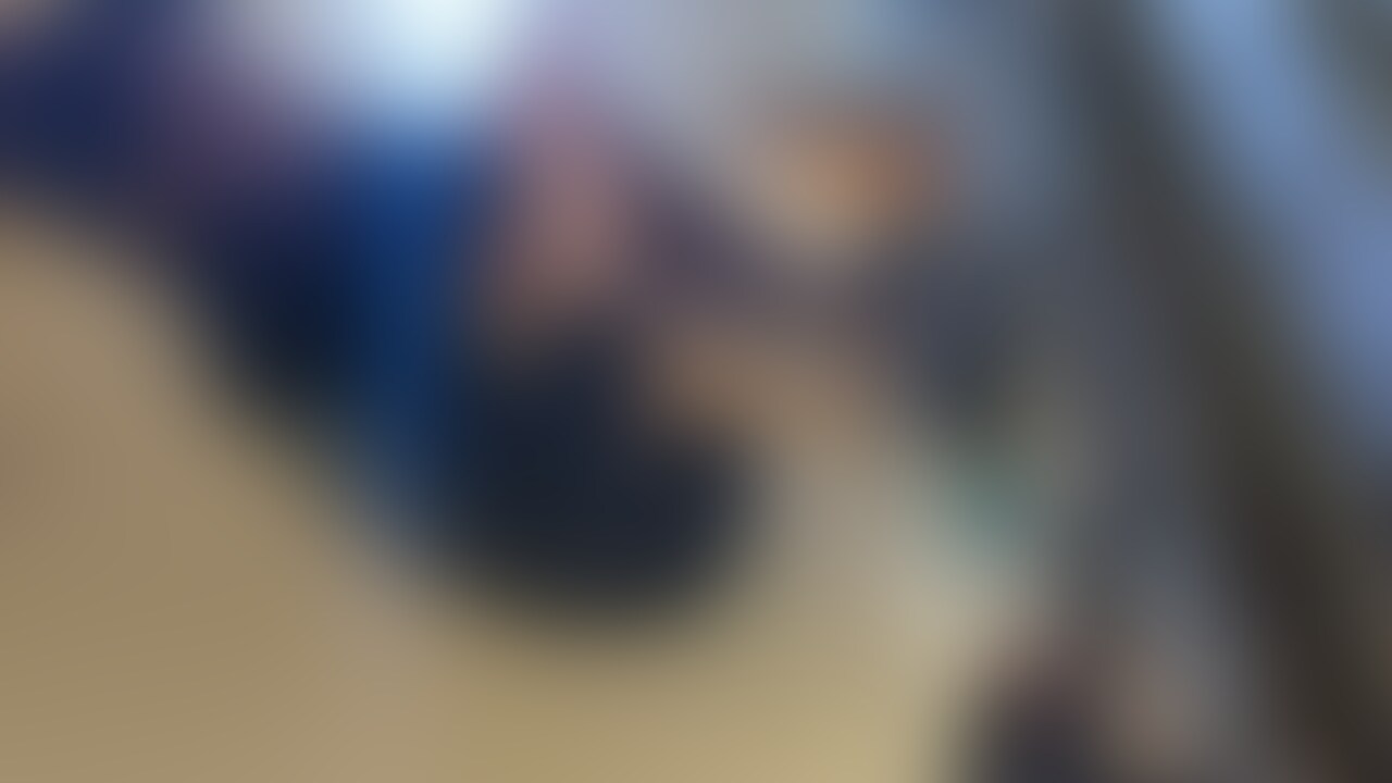 高画質復刻版 アイドル級美少〇めいちゃんのストッキングでジオラマクラッシュVOL2最終章
今回は本格的な趣味のフォロワーさんと
なんと25万円の高級ジオラマを制作、完成後に惜しげもなくめいちゃんに踏み潰してもらいました。
今回超高画質4K映像で
まず新幹線を横倒しにして、側面からストッキング足でバキバキにクラッシュ
両足全体重かかと踏みで潰したあとは後ろの新幹線を踏みやすい所まで進めて、上からバキバキ!
音も凄いので踏んでいても高揚感が感じられます。
その後も車庫に止まっている電車関係を片っ端から踏み潰し、線路の上や車庫の
中でバキバキ、ボキボキ潰れる音が鳴り響き残骸だらけに。
こんなに細い美脚からは想像も出来ないくらいの踏み踏み踏み!
よくここまでやってくれました。 (2/2)