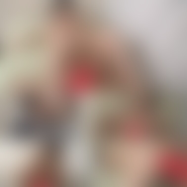 【さな♥デカ尻ボインの俺の彼女♥♥】だいぶ年下の俺の恋人のさなちゃんと、ハメ撮りで、激エロ前戯→色々な体位でセックスを楽しんだ後に…ザーメンごっくんをしてもらった件

俺たちの身近にいるエロそうでイケてる女を皆様に紹介する企画！
今回は、さなちゃん（＃１）です！！

さなちゃんは、俺の知り合いのぐっさんと付き合っているデカ尻ボインの女子大生です！
どこで知り合ったのかわからないのですが、年の差が、かなりあるカップルです！

さなちゃんとぐっさんは、付き合って半年以上経っているので、数多にわたる体の関係を持っていて、しかもぐっさんのエロテクにメロメロらしく、色々なエッチな遊び（アブノーマルプレー含む）をしているみたいです！
さなちゃんの同年代の男性とはしたことがないようなエッチをしているので、毎日大学をサボっては、ぐっさんのエロテクを求めて、エッチな事をしています！
（ぐっさん曰く、出会った頃は、清楚な女子大生であったが、現在は、見た目とは裏腹に、エロビッチに変貌しているみたいです！）

そして今回は、寝起きなのをいいことに、ハメ撮りで普段してもらっているようなセックスをしてもらいました！
（本人は、カメラで撮られているのは、あくまでエロプレーの一環（お遊び）だと思っているので、勝手に販売されていることは、知りません（笑）！）

さなちゃんのセックスは、そのデカ尻ボインのスケベさもさることながら、年上の男とセックスしまくっていることもあり、何度も絶頂する敏感ボディー&男の人も気持ちよくするエロテクも素晴らしいので、この動画を見ている人は、射精からのおかわり射精の連続射精すること間違いなしです！
そして、さなちゃんは、キスとフェチプレー、ザーメンごっくんが大好きで、同年代の女子にはみられない濃厚なプレーを見せてくれています！

そんなさなちゃんのハメ撮りザーメンごっくんセックスを見たい方は、是非ポチッとご購入お願いします！

※さなちゃんは、○○○女子大生なので、身バレや本人の意向で、動画を削除を求められた場合は、即削除させていただきますので、予めご了承ください！

※この商品は、当サイト利用規約、日本国内の法律及び条令に違反する内容は一切含まれておりません。
※この商品の無断転載、転売等の二次利用を一切禁止します。 (2/2)