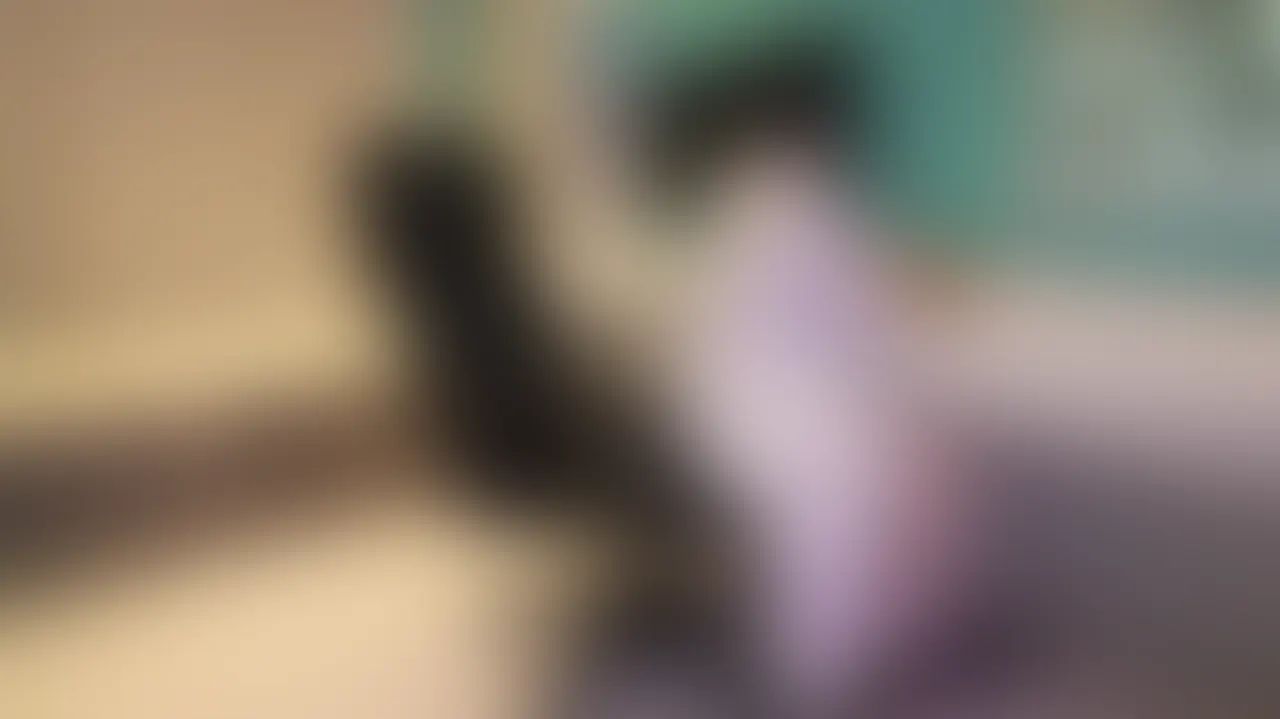 おさまらない性欲の悩みを相談しに訪れた泌尿器科
そこにいたのはまさかの美人女医と看護師
性欲を抑えるおくすりをもらうはずが看護師のミスで
まさかのED剤を処方され飲んでしまう!
さらにおさまらない勃起
女医と看護師の特別治療を受けることになったが
それはまさかのエロ治療!
手コキ、フェラ、パイズリ、生中出し!
過去最高7発の精子を抜かれる
からの追い討ちの男潮吹き
完全に勃起もおさまり戦闘不能に (2/2)