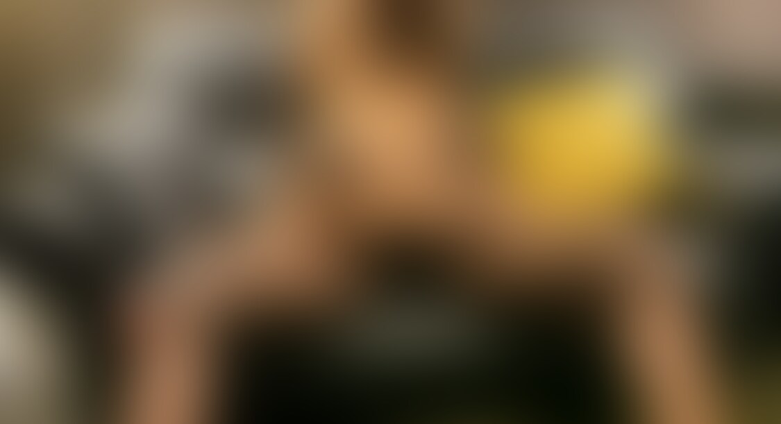 ソファーで生チンポで巨尻で美人人妻をめちゃくちゃにして、大量に潮吹きさせまくたNTRファック。🔥
Squirting cuckold raw sex on the sofa with a big ass and sexy Japanese hotwife.🔥 (2/2)