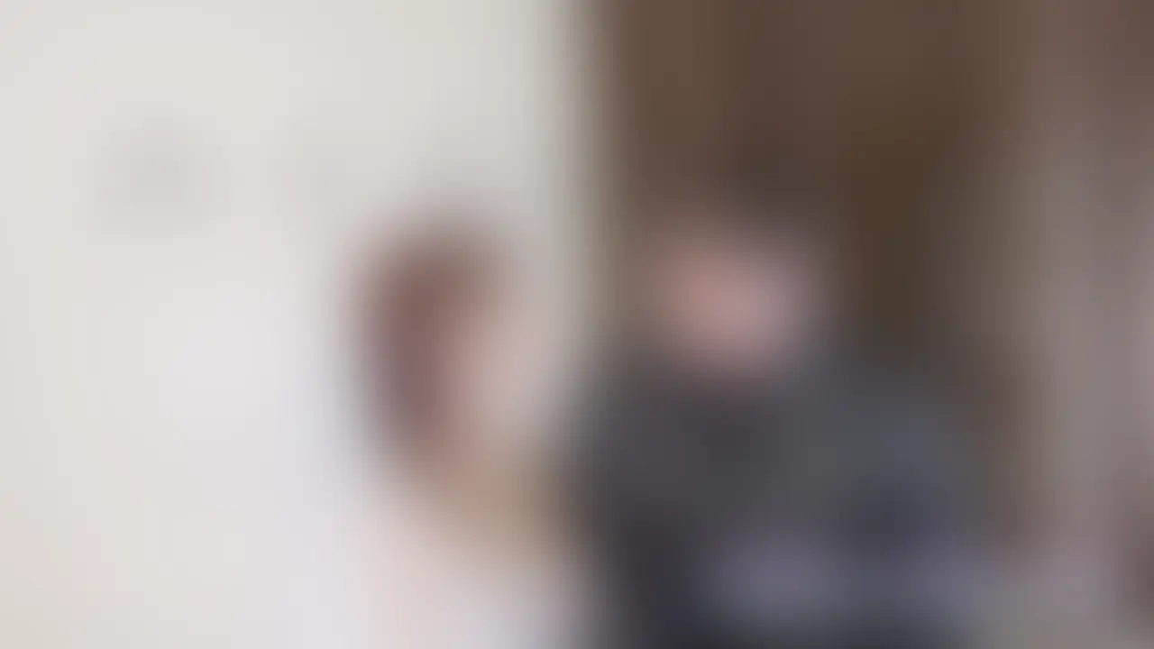【個人撮影 NTRプレイ】旦那の目の前で極太ちんぽ高速ピストン❕激イキ絶頂SEX💖ちんぽ大好き人妻の淫乱NTRSEX💖

[今回の内容]

☆旦那公認恋人とラブラブSEX💗
☆巨根ガン反りちんぽフェラ💗
☆極太ちんぽガチイキ連発💗
☆立バックで高速ピストンファック💗
☆旦那の目の前で歓喜イキまくる妻 💗

chiiちゃんがとても楽しみにしていた、超極太ちんぽの恋人とのNTRSEXの日❕
わたし公認の恋人くんが遊びにきてくれました🎶

今日はchiiちゃんが可愛い花嫁さんに、ウエディングドレスで登場すると恋人くんから歓声が🎵久しぶりに会うchiiちゃんにとても喜んでいます😊
わたしと恋人くんはchiiちゃんにメロメロなので、コスプレ姿に萌えなんです❕
chiiちゃんも私達の歓声にとっても嬉しそうです💓

甘いキスからNTRスタートです💖 (2/2)