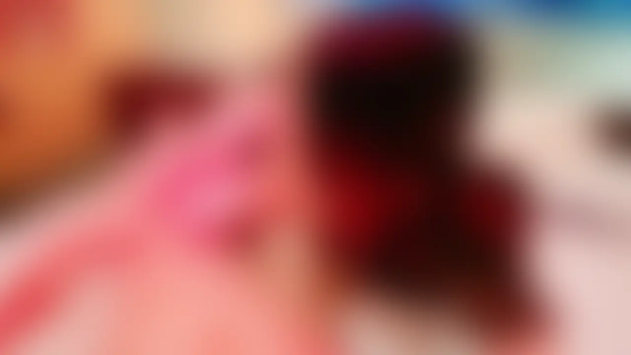 ホテルでチャイナコスした人妻彼女がセックスしたすぎてちんこを貪るようにフェラ。
ビンビンになったちんこで生セックスをしてたっぷり中出ししました。 (2/2)