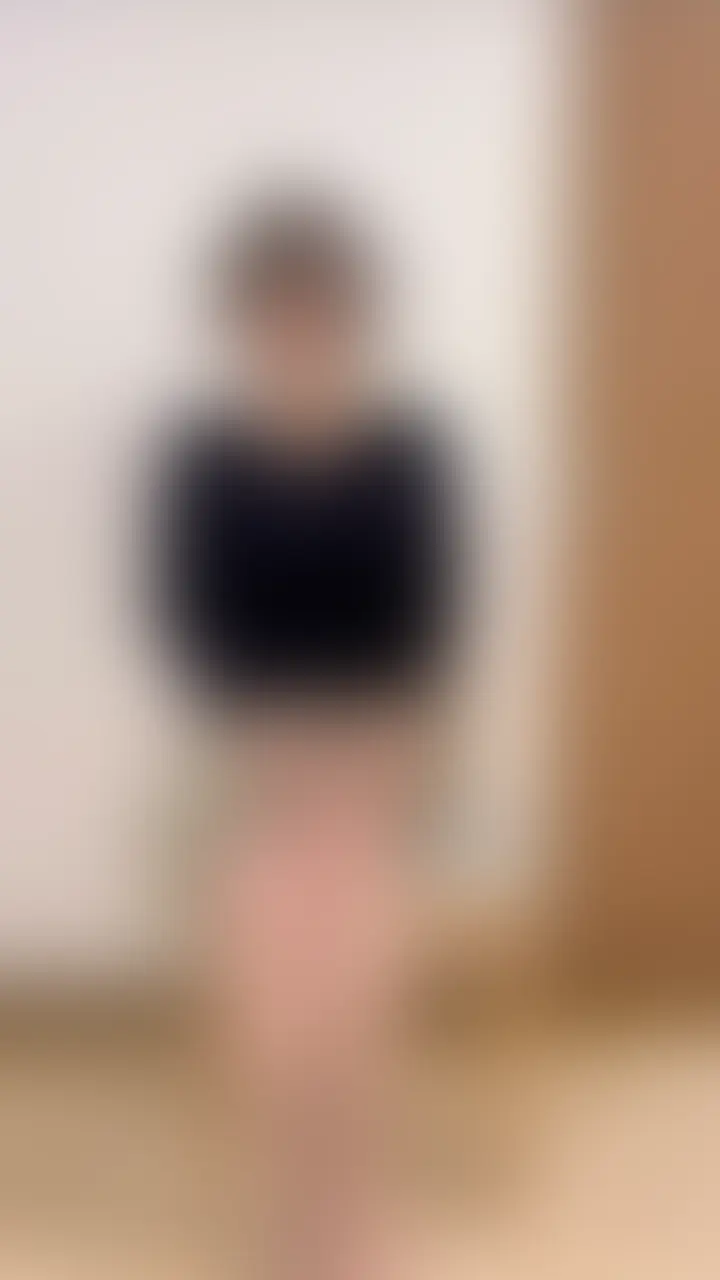 先に「いいねと保存」をしてもらえると嬉しいです🥺💕
【顔出しありver】
ほんの少しだけ、自分のための時間…
娘がお昼寝してるあいだに、椅子に座って、
こっそり自分を甘やかしてました🫣💗
音を立てないように気をつけながら、
静かに…でもどんどん気持ちが高まっていって…
気づいたら夢中になっちゃってました。
ひとりで過ごすこの時間、
ちょっとだけ覗いてもらえたら嬉しいです。 (2/2)