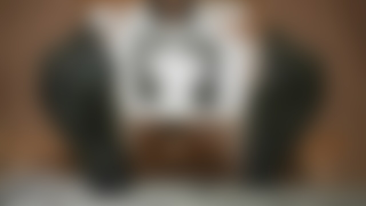 足裏屋と申します。
素人女性をSNSや街中で声をかけて出演してもらっています。
今回の女性は20歳女子大生のNONちゃんです。
駅前で一人座っていた女の子のNONちゃんを口説き落として動画に出演して頂きました。
敏感さんなのか筆で足裏に墨を塗っているだけで笑いが止まらず、一人悶絶していました。
可愛らしい反応がとってもいいので是非ご覧ください!!
*動画情報
時間:5分8秒
フレーム:1920×1080 FHD
ファイル形式:MP4
ビットレート:20M
*注意書き
・出演女性はすべて○○○以上です。
・この作品はオリジナル作品として販売することを目的として製作しています。
・作品はオリジナル作品であり第三者に提供、販売等の行為を行うことはいかなる場合も禁止します。
・無断販売、無断転用をした場合は法的処置をとらせていただき、損害賠償請求を致します。 (2/2)