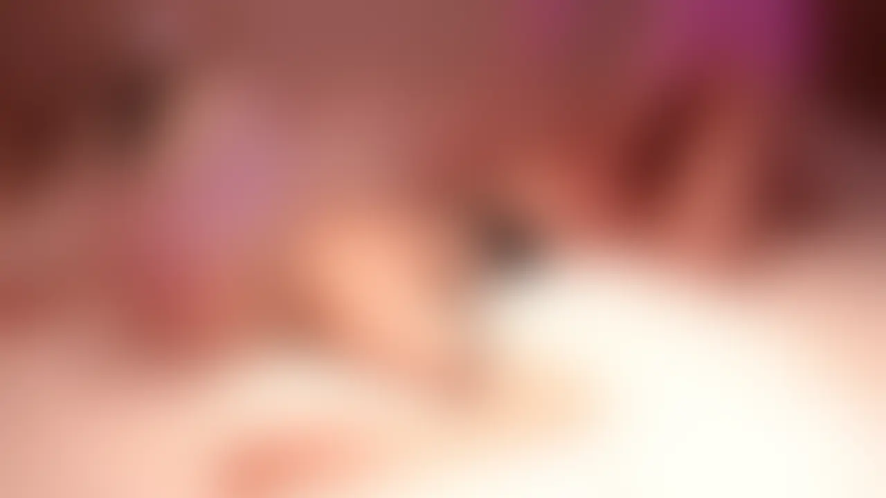 うつ伏せで寝た状態で挿入されて突かれて🩵
突かれるたびにおしりがぷるぷると揺れてるね🍭
激しく突かれれば突かれるほど声が大きくなって気持ちよさで頭真っ白になっちゃった🥺🫶
「待って、だめ、イッちゃう」って言っても激しくなんてされたらもうだめ💜 (2/2)