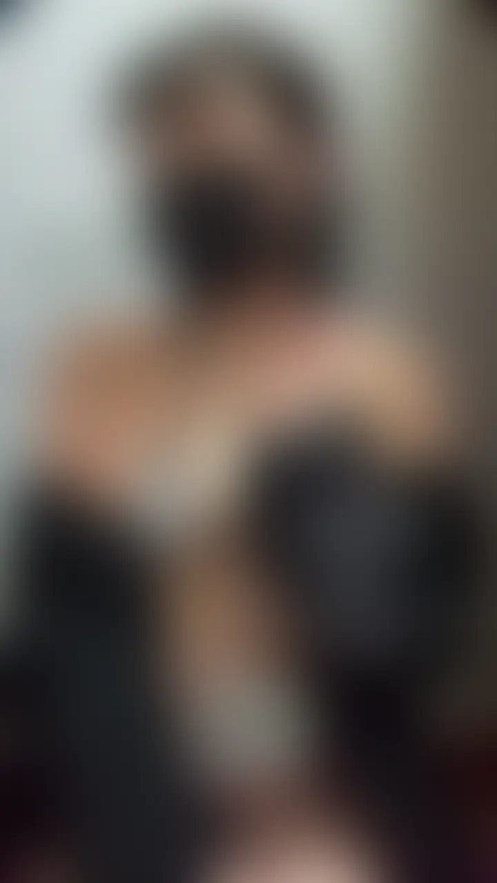 LカップむちむちOL🤍藍野あい「メガネとビキニとでっかいおっぱいって... 属性盛りすぎ？💦」の投稿サムネイル