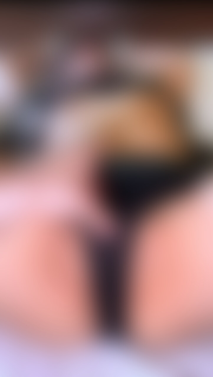 彼氏と別れて性欲溜まったむちむち美女　Part①

彼氏いる時も会いに来たゃう悪い子👱‍♀️
彼氏と別れてからムラムラ増してちんこ求めてくるの好き🏩 (2/2)