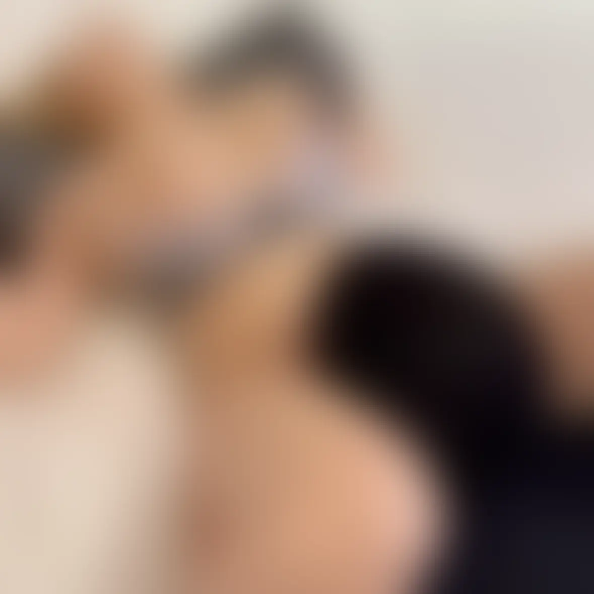 【プラチナ会員様以上向け動画】🎥
カメラマンさんにガチクンニされました💕
そして撮影会で初めて…逝っちゃった💗
カメラマンさんの舌使いが優しく上手過ぎて🥰
大きな声を出してしまってごめんなさい🙏 (2/2)