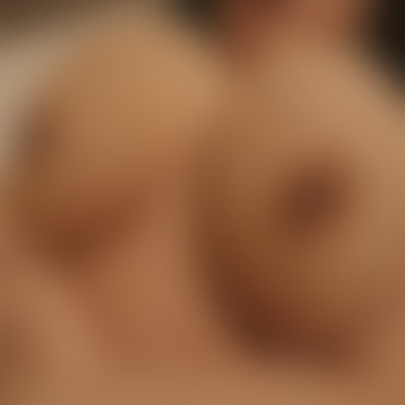 【超乳】Pカップたきえさんのねっとり濃厚SEX!ガリおじの巧みな攻めに超乳が悦びに打ち震える!
史上最大級のPカップ超乳のたきえさんはSEX大好きスキモノさん♪先っちょで疼いてる乳首をそっと弄ればたちまちお股は大洪水!ガリおじ持参のパンスト破りも楽しそうに自分からお尻を突き出しちゃうっ!
老練のクンニでトロトロに蕩けたあとはネットリSEXに舌鼓!巧みな腰使いで肉壁奥まで突かれるほどに女肉全体で快感を貪りつくしちゃいます!ベッドの上で繰り広げられるプリミティヴな濃厚な超乳ダンシングをどうぞ! (2/2)