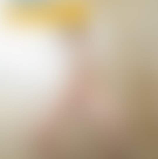 106日目は職場の公衆便女プレイ。
久しぶりにこう言うプレイをしたかったのですが、
中々職場に誰もいないときが無いため実行できずでした。
今回は満を持して決行しました!
最初は恥ずかしがって外を見たりしてますが、
次第にこの状況が悦に入ったようで徐々に感度が上がっていきます。
この変わっていく様子が個人的には興奮します。
器を見てオナる所など最高ですね!
慣れてくるといきなりスイッチが入り、
両手電マで腰ヘコするイキモード。
杏はこのポーズのオナニーが大好きです。
徐々に大胆になって行き、
両手で乳首を弄りながらチン媚腰ヘコダンス。
マジで淫乱変態女に仕上がってます。
更に大胆になって行き、
シャツを捲り上げて全裸で脇見せ腰ヘコダンス。
電マを咥えて離しません。
これが私は最高に興奮するシーンでした。
ここまで来るには道のりが長かった・・・
最後はケツアナ見せてのチン媚。
汚いケツアナを広げて晒してて、
これで同僚が来たらどうするのでしょうか?
まったく淫乱変態に育ちました。
皆さんがして欲しいポーズなどがありましたら、
是非レビューで教えてくださいね! (2/2)