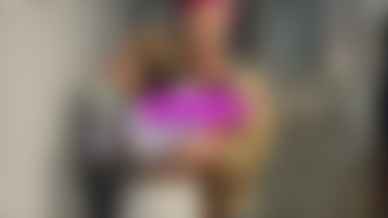 渋谷で友達と待ち合わせ中のFカップ美女をナンパして乳揉みまくるww【おっぱいかビンタ#285】 (2/2)