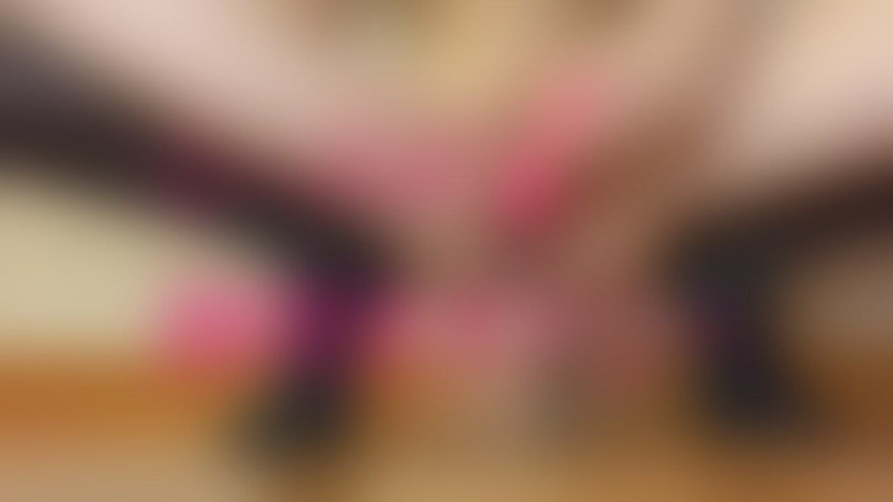 ニーハイ潮吹きオナニー (2/2)